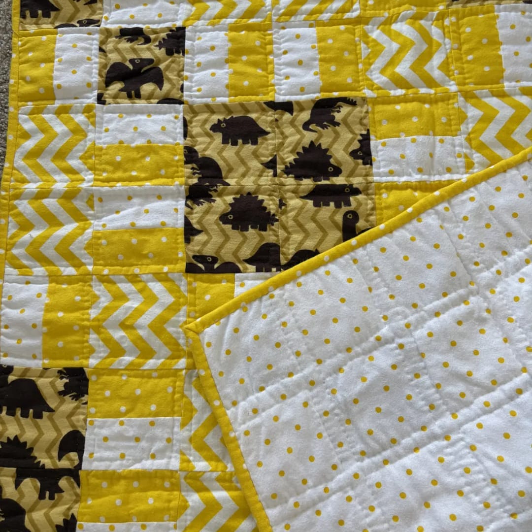 golden dinosaurs baby quilt detail 5
