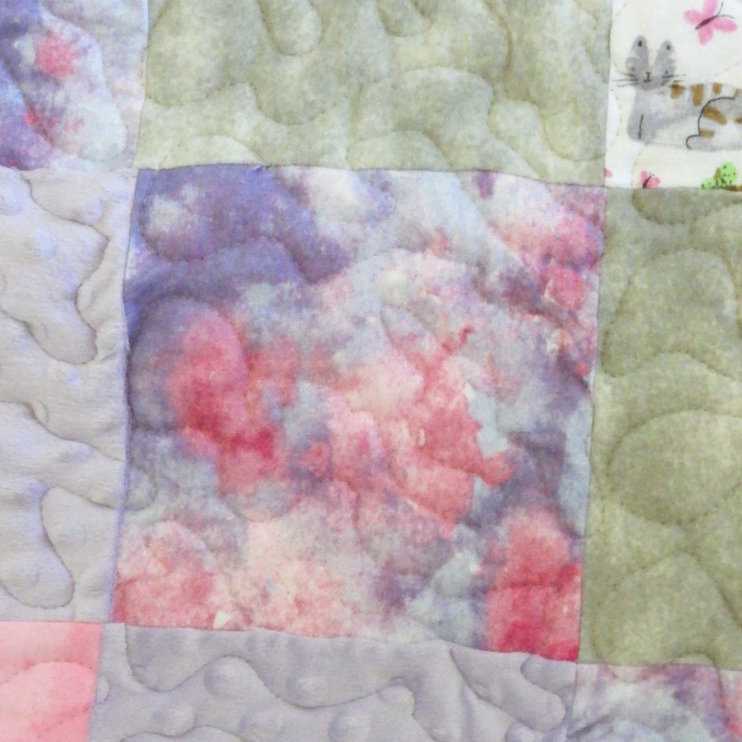 Kittens cuddles baby quilt detail 2