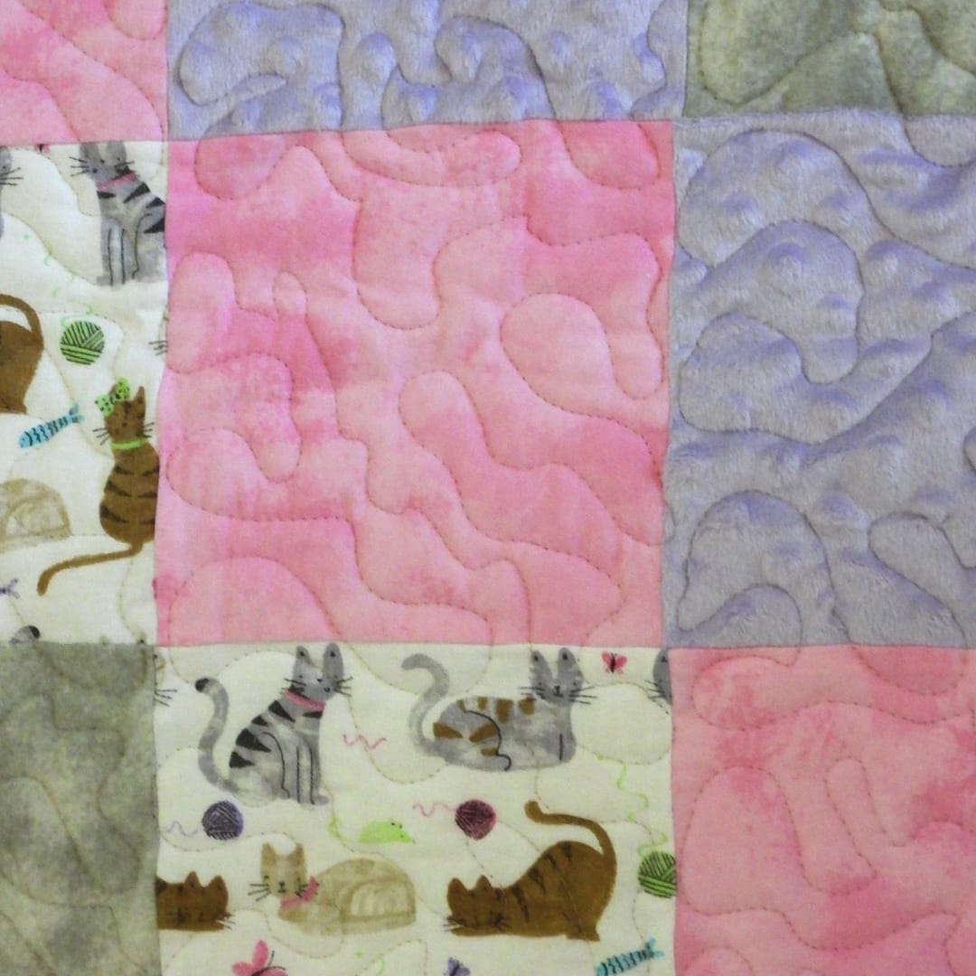 Kittens cuddles baby quilt detail 3