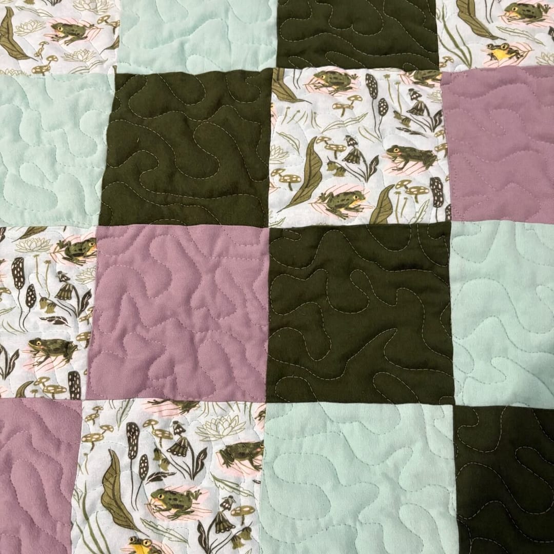 Frogs in Ferns Baby Quilt Detail d