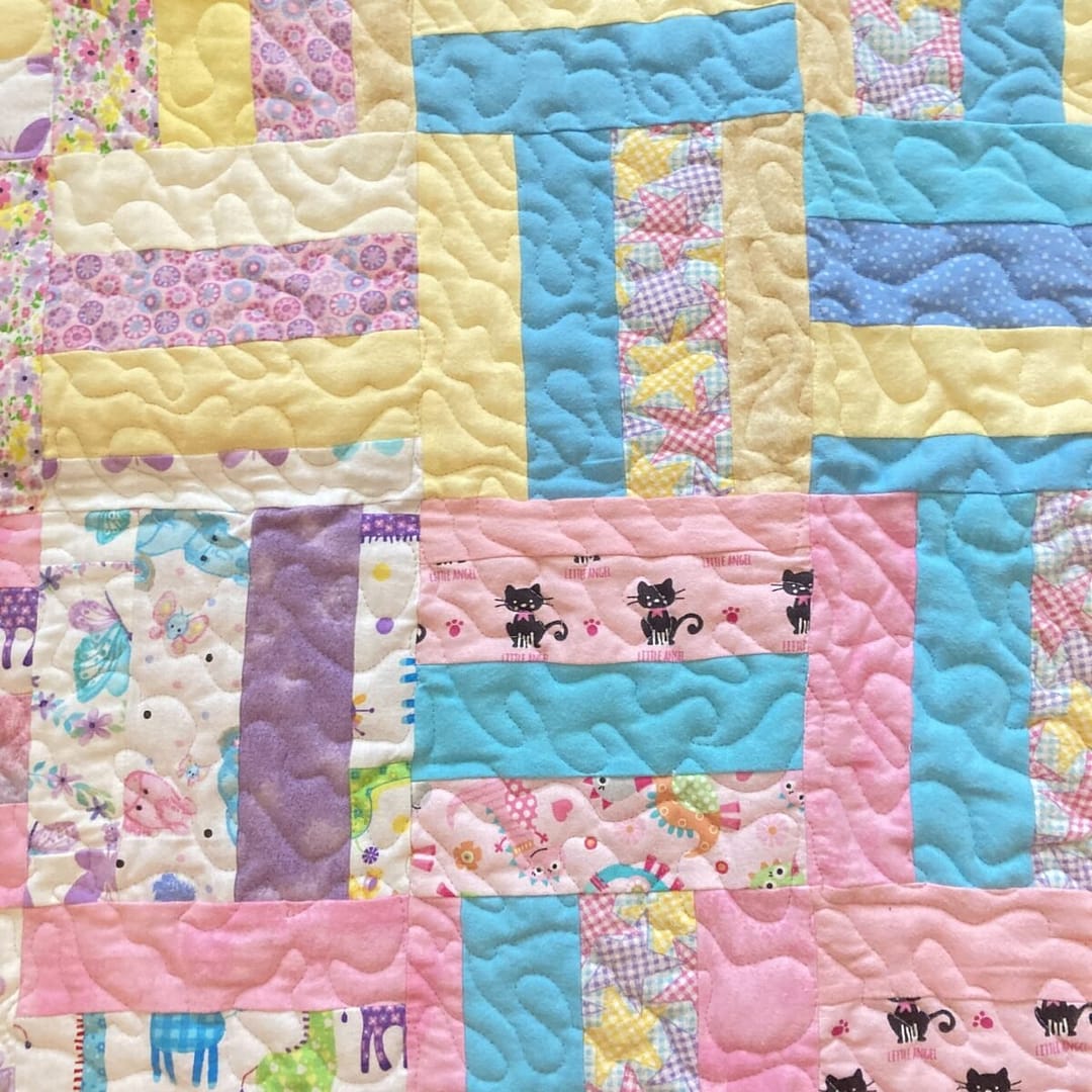 Pastel Patchwork Quilt detail d